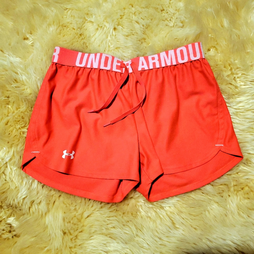 Under Armour Loose Heat Gear Workout Shorts
